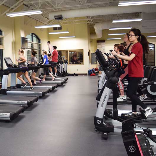 Students exercising in the Murphy Recreation Center